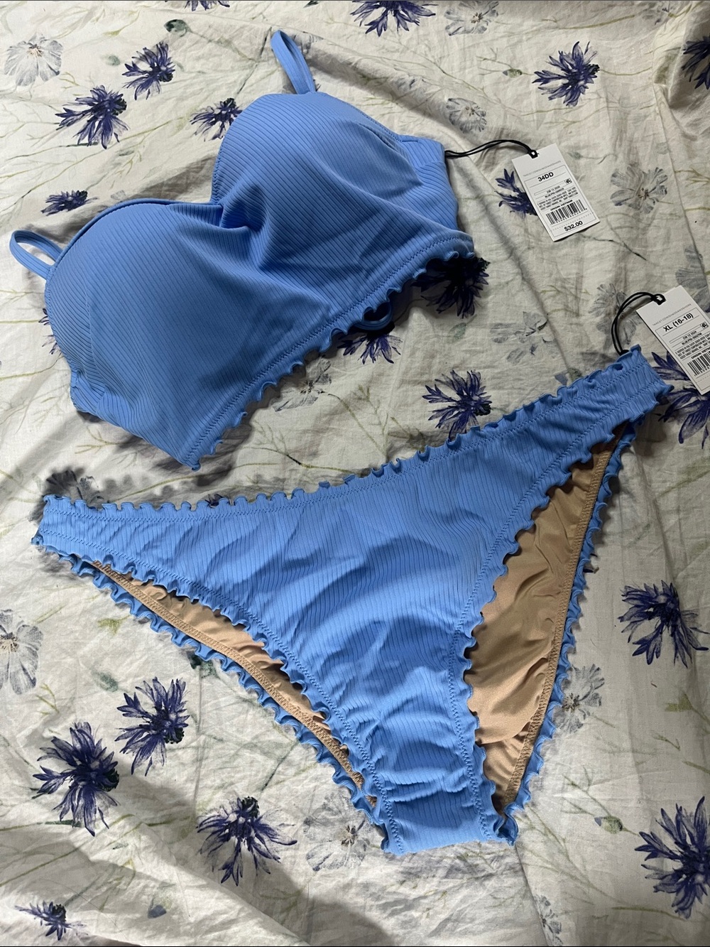 Shade & Shore Ribbed Ruffle Bikini Set – Padded Top & Low Rise Bottoms 💙✨
